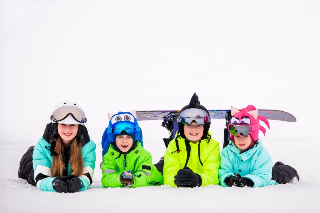 Tabără de ski pentru copii deconectați de la tablete